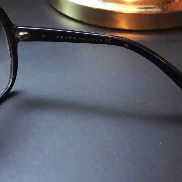 Prada sunglasses 😎 - Picture 4 of 5